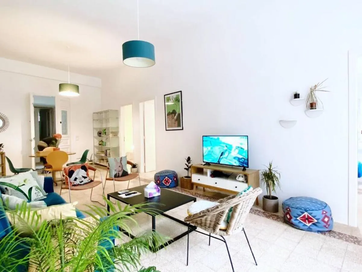 Garden View Apt 4Br ベイルート 0*,  レバノン